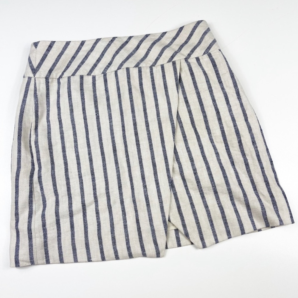 “J.CREW” Asymmetrical Linen Skirt
Size: 8   NWT